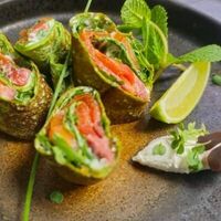 Рулет из лосося с творожным сыром и руколой в Поляна