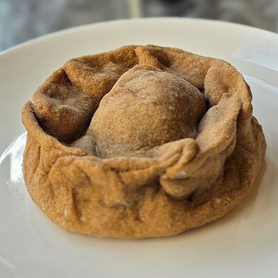 Ржаной пирожок с грушей в Булонже по цене 190 ₽