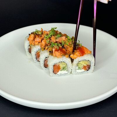 Острый ролл в Пару палок по цене 515 ₽