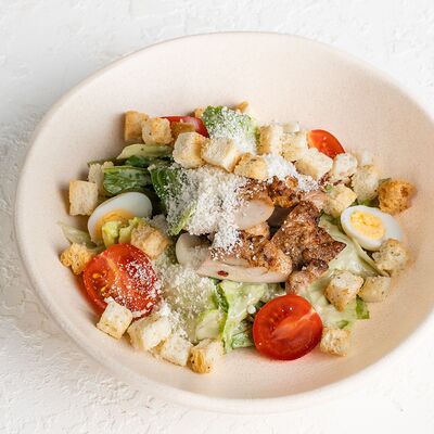 Цезарь с курицей в Bistro Pizzateca 9.8 по цене 900 ₽