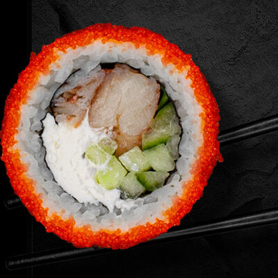 Холодный ролл Калифорния с креветкой в Суши Хаб по цене 1190 ₽