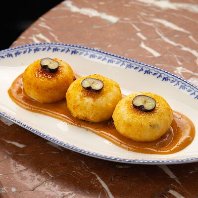 Сырники Крем-Брюле в Centrale bistro по цене 530 ₽