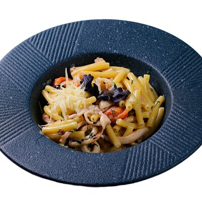 Паста с кальмарами в GrU seasons по цене 699 ₽