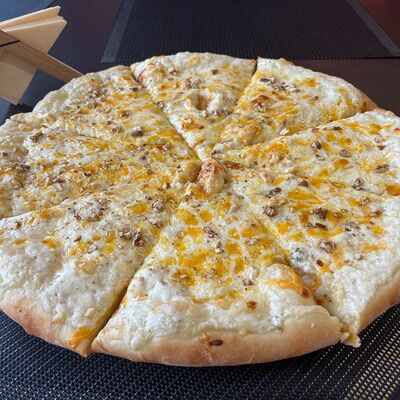 Пицца Четыре сыра в СМАК по цене 1300 ₽