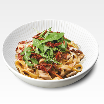 Паста с курицей, вялеными томатами, рукколой в Mercato D'Italia по цене 640 ₽