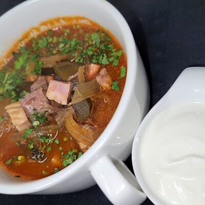 Солянка сборная мясная в Три перца по цене 380 ₽