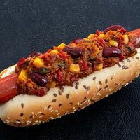 Чили кон карне хот-дог сколбаской Триплпеперчиз в Stardogs