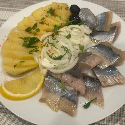 Селедка по-царски в Шашлычный дом Хинкальная по цене 569 ₽