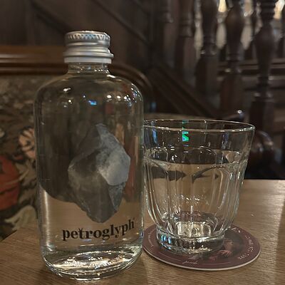 Вода Petroglyph без газа в The Libertines Pub по цене 400 ₽