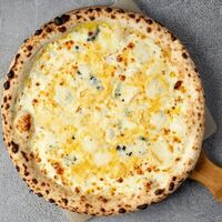 Четыре сыра в Искра Бистро