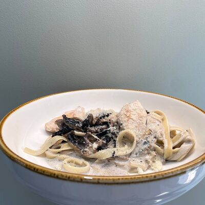 Паста с курицей и грибами в Piccola Pizza по цене 390 ₽