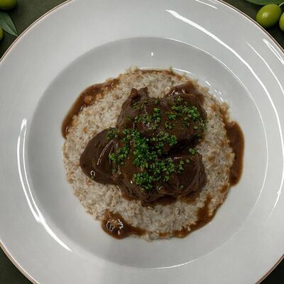 Томленые щечки с полбой в Бистро Olive по цене 898 ₽