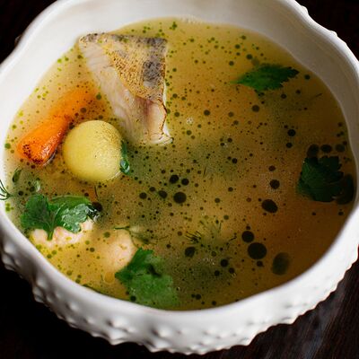 Ароматная уха из 3 видов рыбы в Per Se по цене 1450 ₽