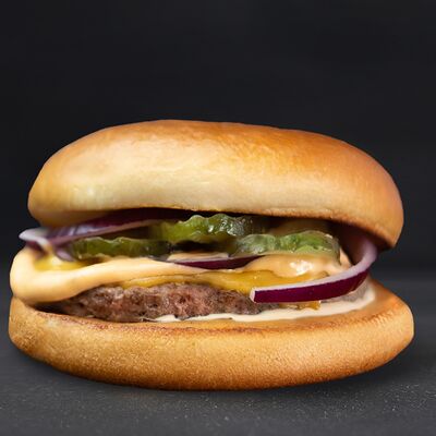 Чизбургер Оригинал в Gellert Bar по цене 470 ₽