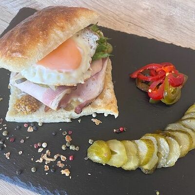 Панини Крепкий Макс в Сыр вашему дому по цене 446 ₽