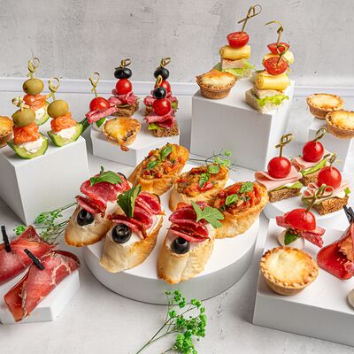 Премьер-сет в KanapeFest по цене 14520 ₽