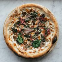 С белыми грибами и трюфелем в PIZZA by gastrobar ISKRA