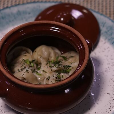 Пельмени со сметаной в Оазис кафе по цене 420 ₽