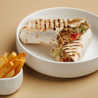 С картофелем фри в Бабуля по цене 350 ₽