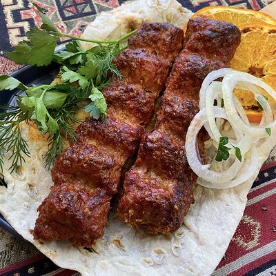 Люля-кебаб из свинины в Хоровац хаус по цене 380 ₽