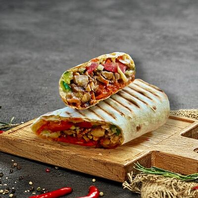 Шаурма с курицей в Мясная ярмарка по цене 310 ₽