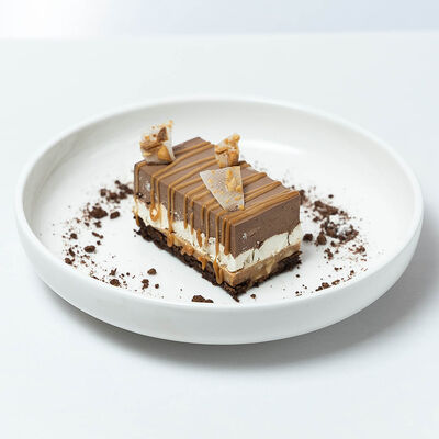 Торт Сникерс в Самое популярное кафе по цене 190