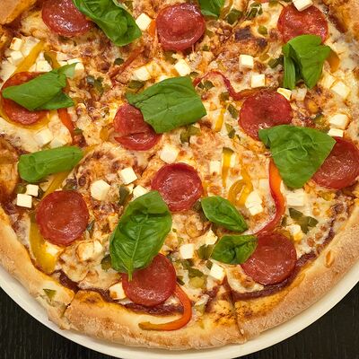 Пицца с чоризо и халапеньо 30 см. в Траттория Semplice по цене 950 ₽