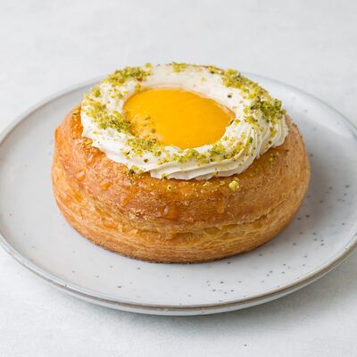 Даниш с персиком в Круассан Дорэ по цене 270 ₽