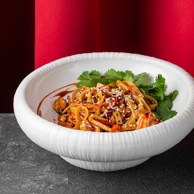 Пшеничная лапша с телятиной в OPERALounge Новый центр по цене 790 ₽