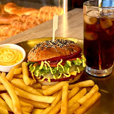 Комбо Бургер куриный в Златая Корочка по цене 749 ₽