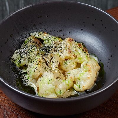 Цветная капуста в сырном соусе в Chester по цене 330 ₽