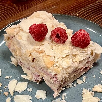 Наполеон с малиной в Rada по цене 345 ₽