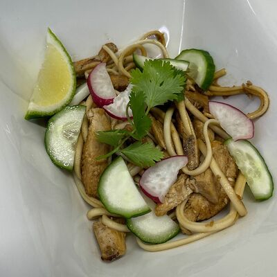 Лапша Удон с курицей в Bon Bon по цене 689 ₽