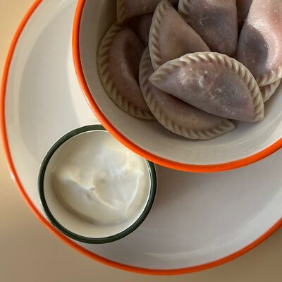 Самолепные вареники с вишней в Бабуля по цене 440 ₽