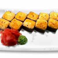 Ролл запеченный вулкан с лососем в SUSHI TESTO