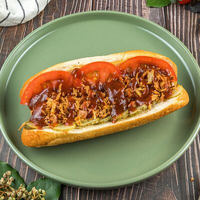 Хот-дог барбекю в Солянка Крафт Бар по цене 468 ₽