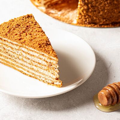 Торт медовик в Чуду халяль по цене 180 ₽