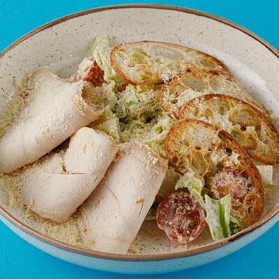 Цезарь с курицей в Кстати, давай зайдём по цене 480 ₽