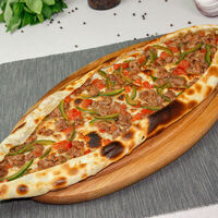 Кушбашы пиде с помидорами и перцем в Симит Хауз