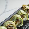Ролл с креветкой, угрем и авокадо в соусе Васаби в Мята Platinum Mars по цене 950