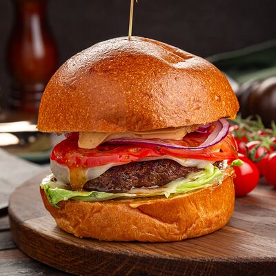 Фирменный бургер Торонто в Toronto по цене 1360 ₽