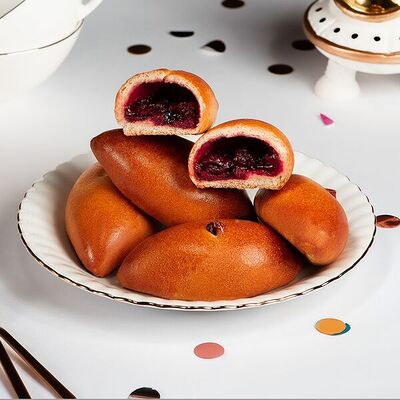 Пирожки домашние с вишней от шеф-пекаря Ав в Азбука Вкуса Экспресс Меню по цене 56 ₽