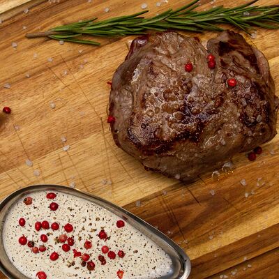 Стейк филе-миньон с перечным соусом в HEDONIST по цене 68 р.