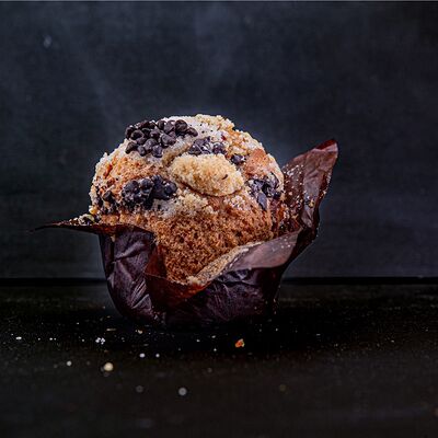 Маффин с черной смородиной в Французская пекарня по цене 80 ₽