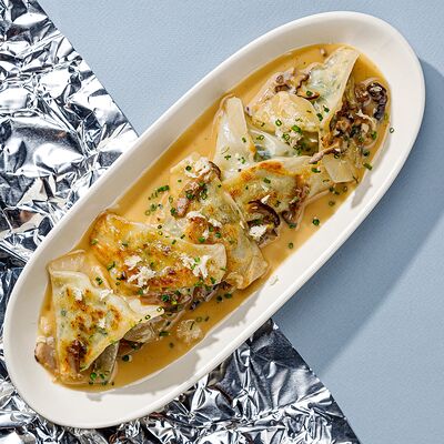 Гедза с лососем и палтусом в Skybar по цене 750 ₽