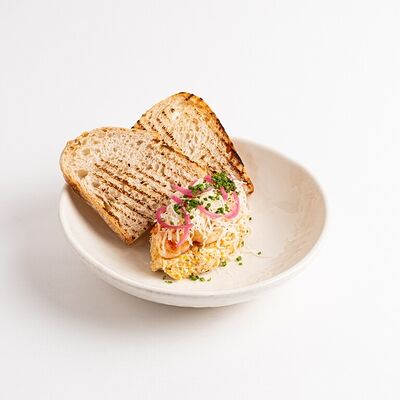 Закуска Мимоза с креветками и пармезаном в Британские Пекарни по цене 565 ₽