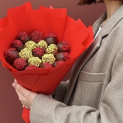 Букет «Красный» (19 шт.) в Luna-Клубника в шоколаде по цене 3990 ₽