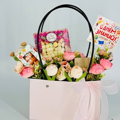Подарочный набор с чаем и кофе учителю на выпускной, 1 сентября, День учителяв Дарите красиво по цене 2620 ₽