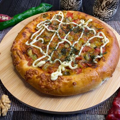 Пицца с ветчиной и овощами в Грузинская пекарня по цене 270 ₽