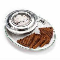 Балтийская килька пряного посола с поджаренным бородинским хлебом в Stroganoff Steak House
